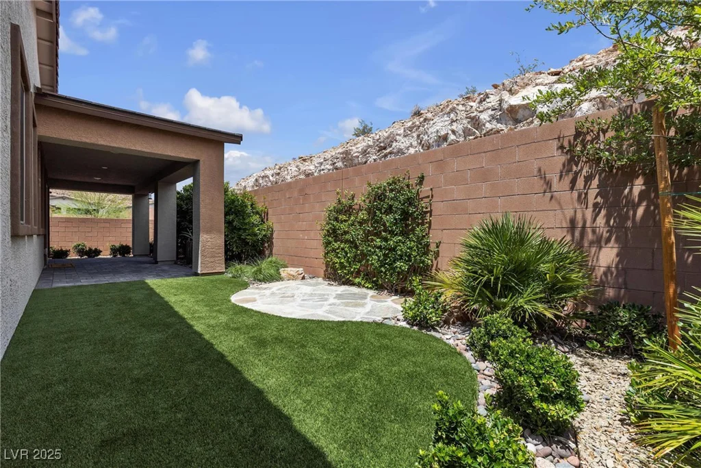 9570 Thistle Creek, Las Vegas, NV 89178