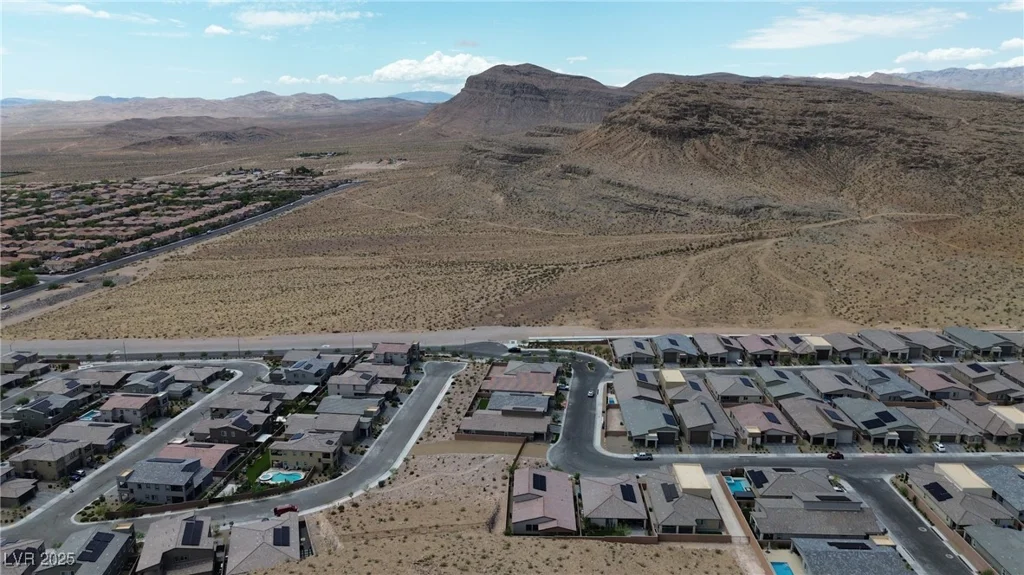 9570 Thistle Creek, Las Vegas, NV 89178