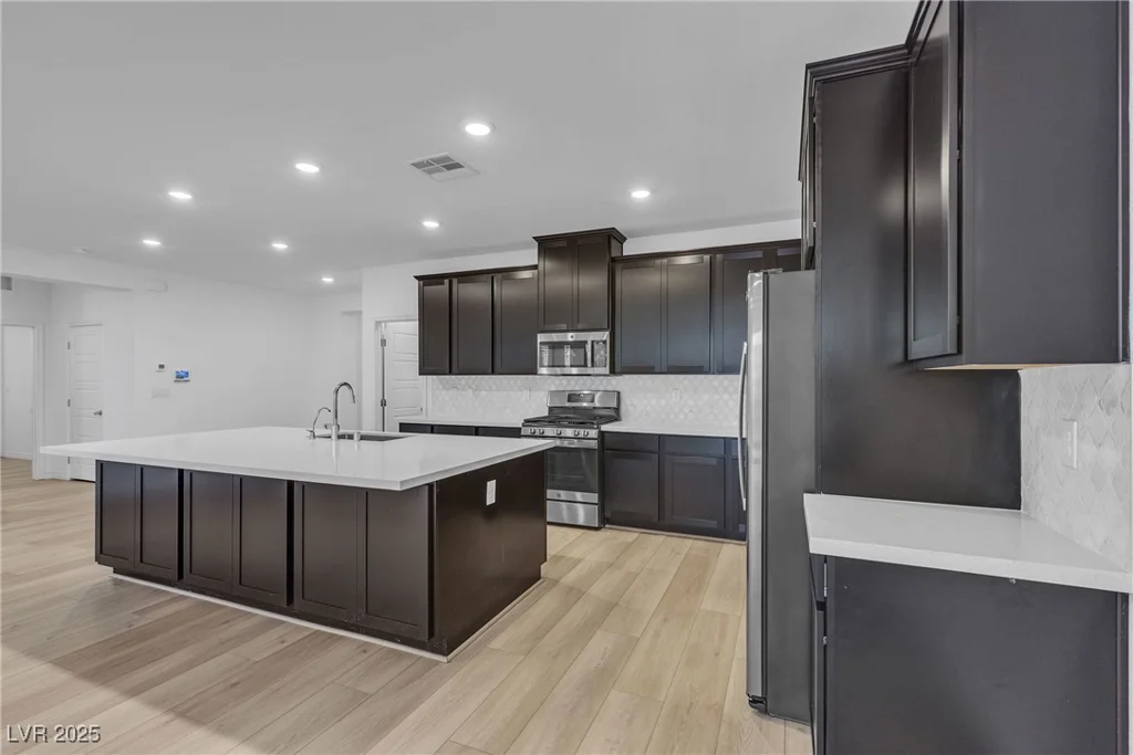 9570 Thistle Creek, Las Vegas, NV 89178