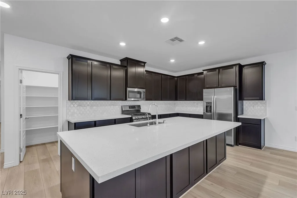 9570 Thistle Creek, Las Vegas, NV 89178