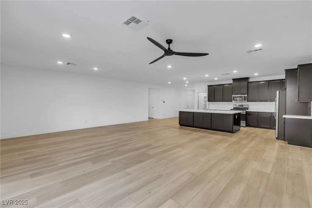 9570 Thistle Creek, Las Vegas, NV 89178