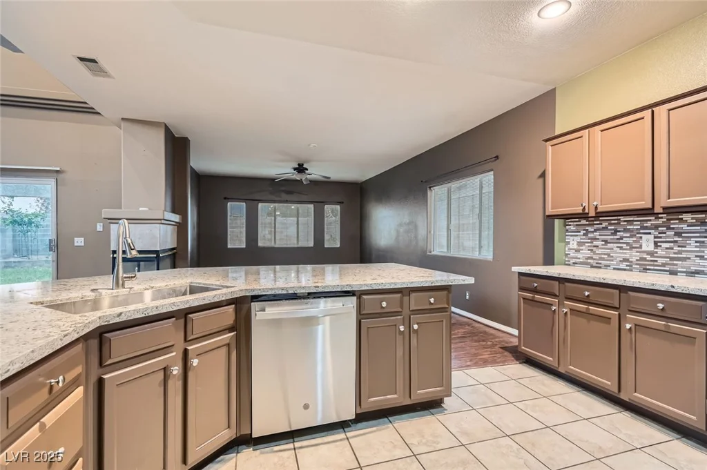7267 Mesa Vista, Las Vegas, NV 89113