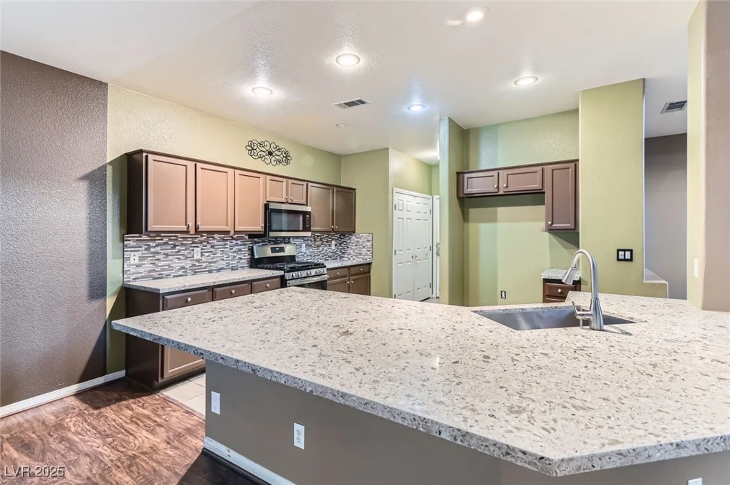 7267 Mesa Vista, Las Vegas, NV 89113