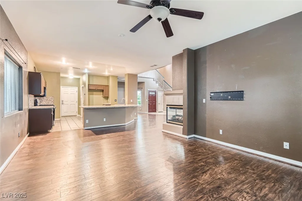 7267 Mesa Vista, Las Vegas, NV 89113