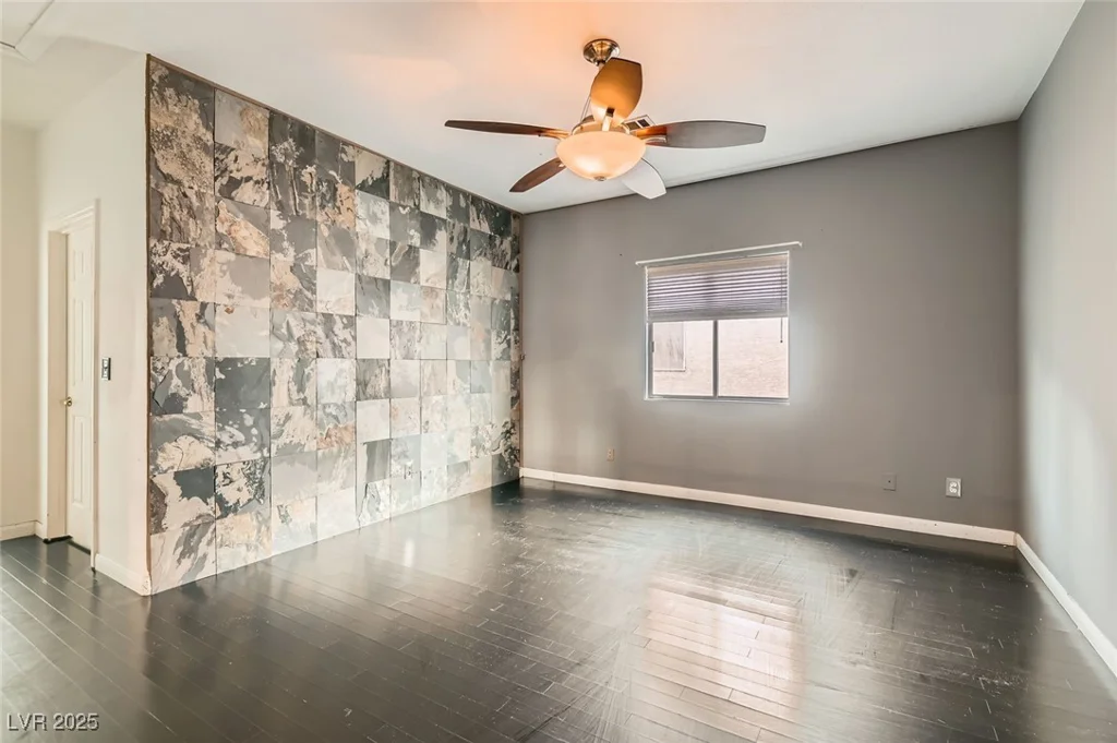 7267 Mesa Vista, Las Vegas, NV 89113