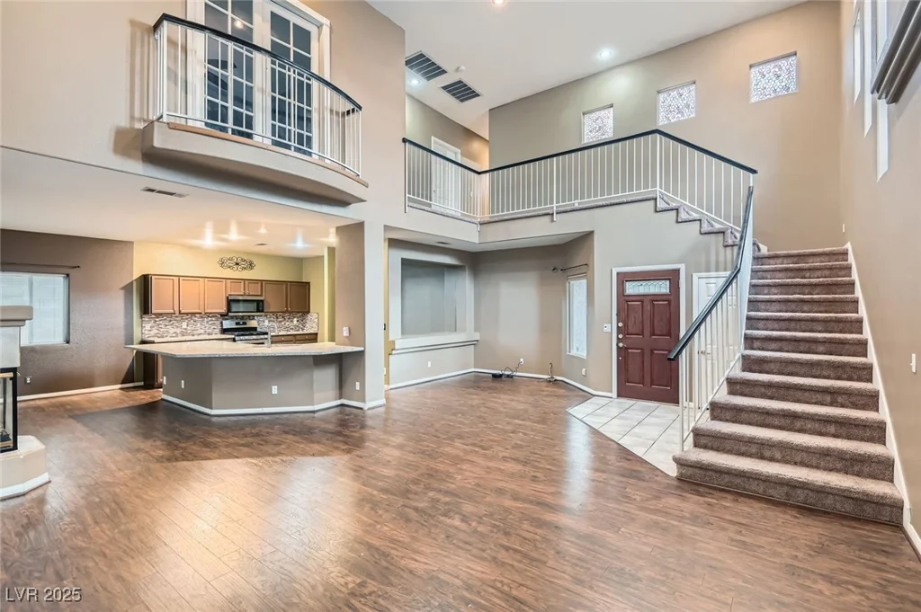 7267 Mesa Vista, Las Vegas, NV 89113