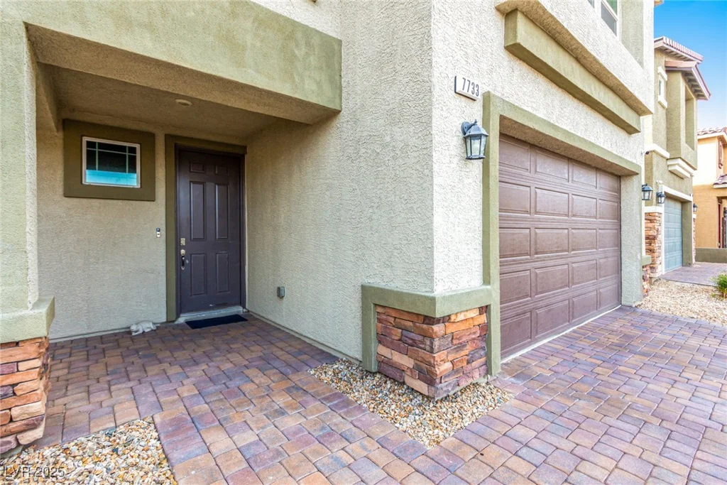 7733 Rosebark Cliffs, North Las Vegas, NV 89084