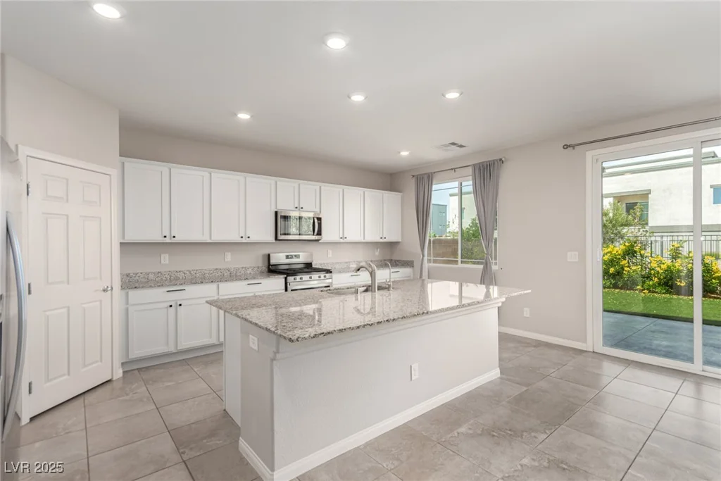 7733 Rosebark Cliffs, North Las Vegas, NV 89084