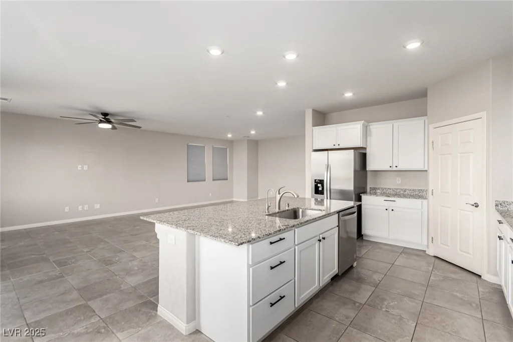 7733 Rosebark Cliffs, North Las Vegas, NV 89084