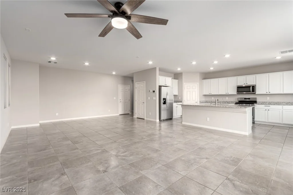 7733 Rosebark Cliffs, North Las Vegas, NV 89084