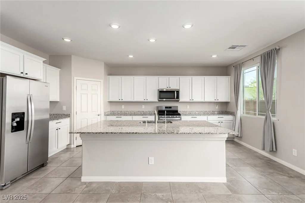 7733 Rosebark Cliffs, North Las Vegas, NV 89084