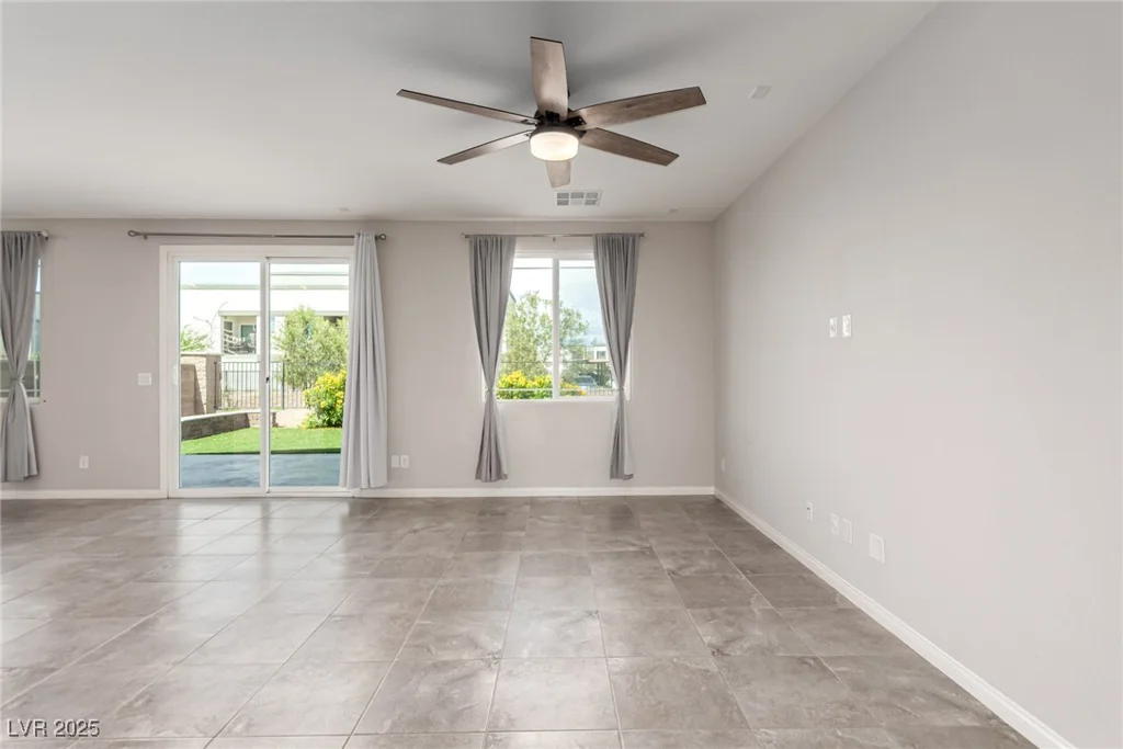 7733 Rosebark Cliffs, North Las Vegas, NV 89084