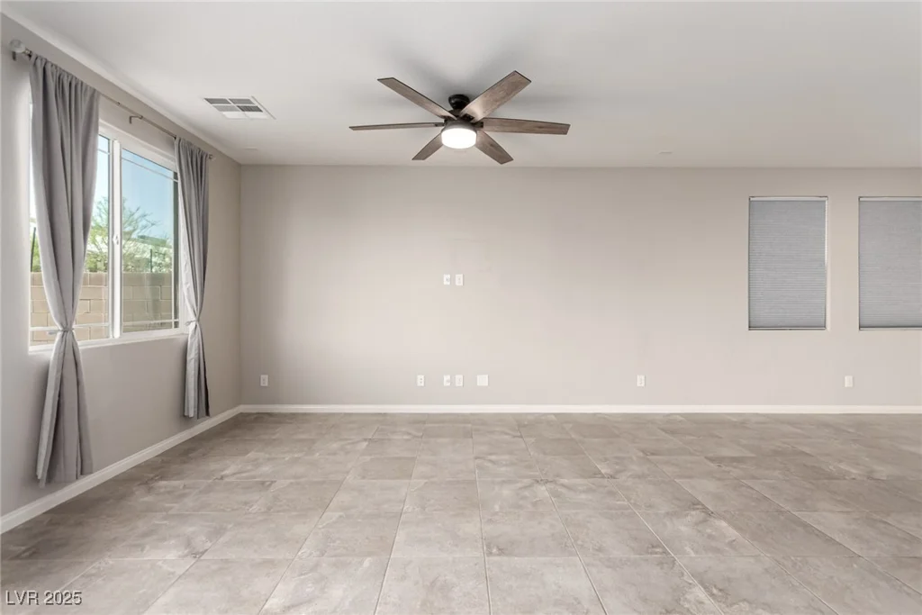 7733 Rosebark Cliffs, North Las Vegas, NV 89084