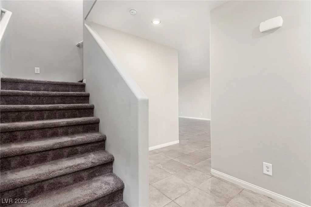 7733 Rosebark Cliffs, North Las Vegas, NV 89084