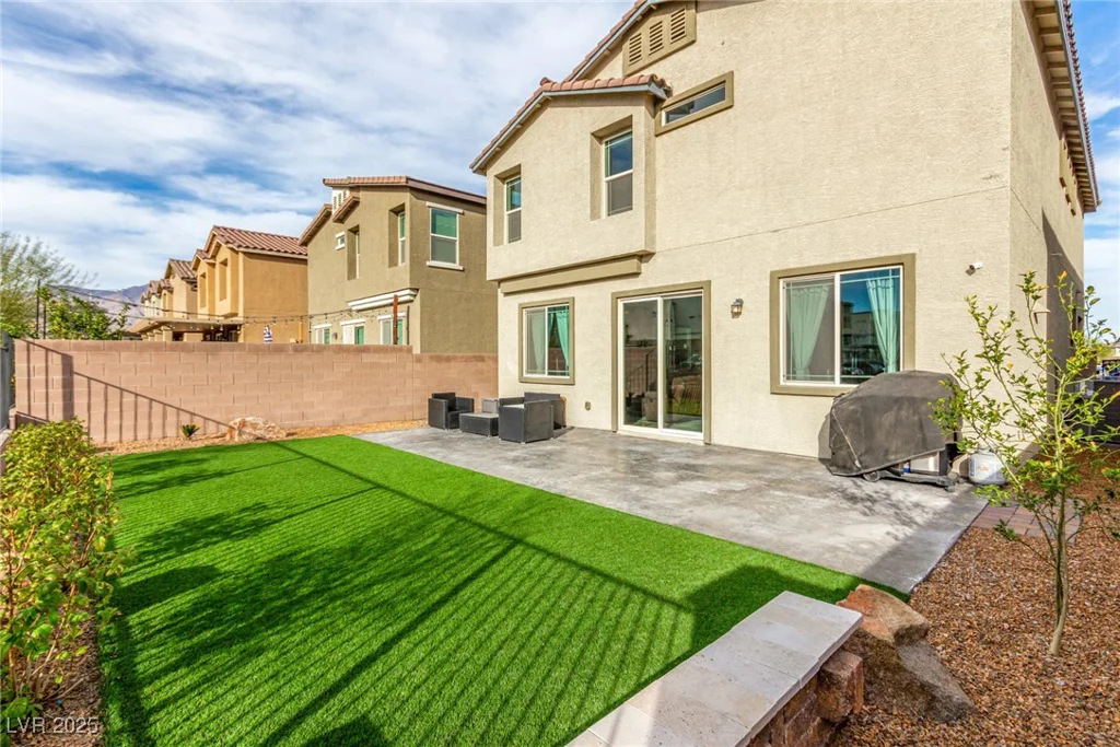7733 Rosebark Cliffs, North Las Vegas, NV 89084