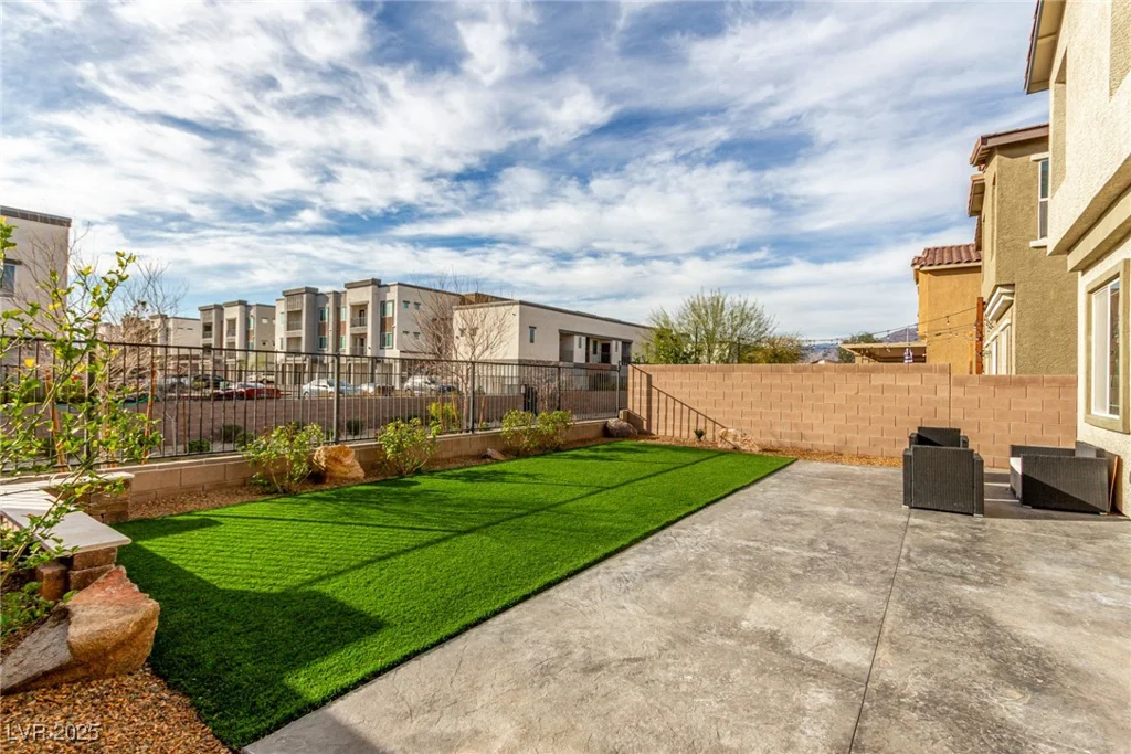 7733 Rosebark Cliffs, North Las Vegas, NV 89084