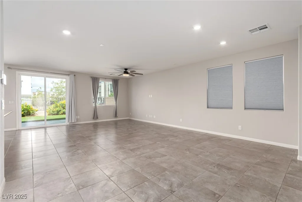 7733 Rosebark Cliffs, North Las Vegas, NV 89084