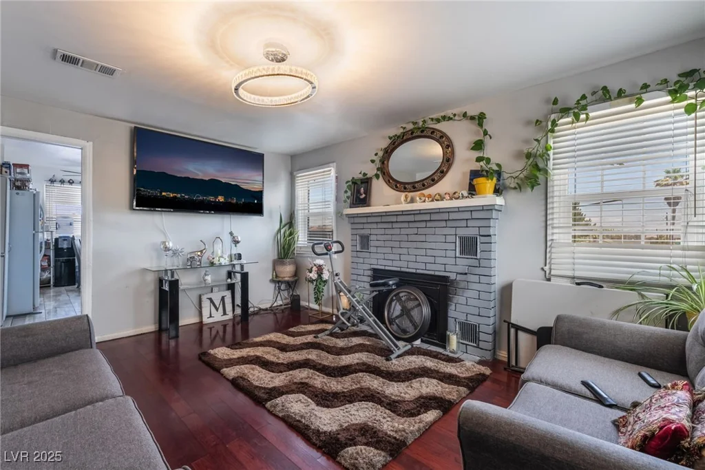 300 14th, Las Vegas, NV 89101