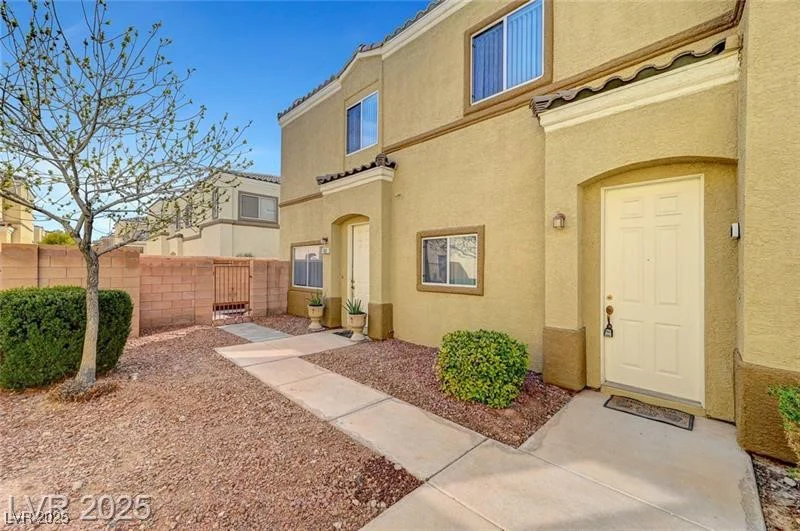 6320 Desert Leaf, North Las Vegas, NV 89081