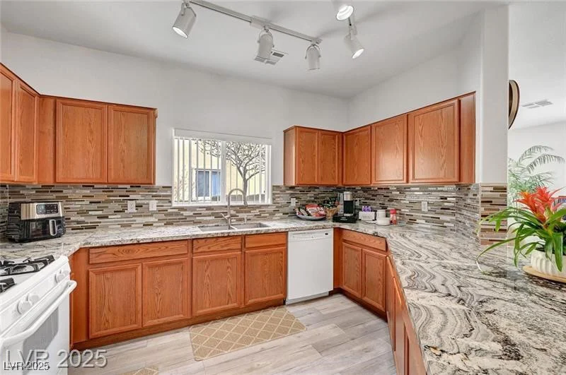 6320 Desert Leaf, North Las Vegas, NV 89081