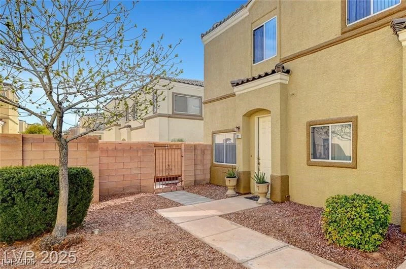 6320 Desert Leaf, North Las Vegas, NV 89081