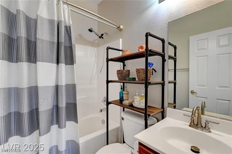 6320 Desert Leaf, North Las Vegas, NV 89081