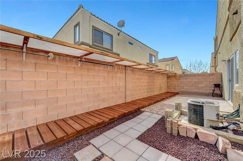 6320 Desert Leaf, North Las Vegas, NV 89081