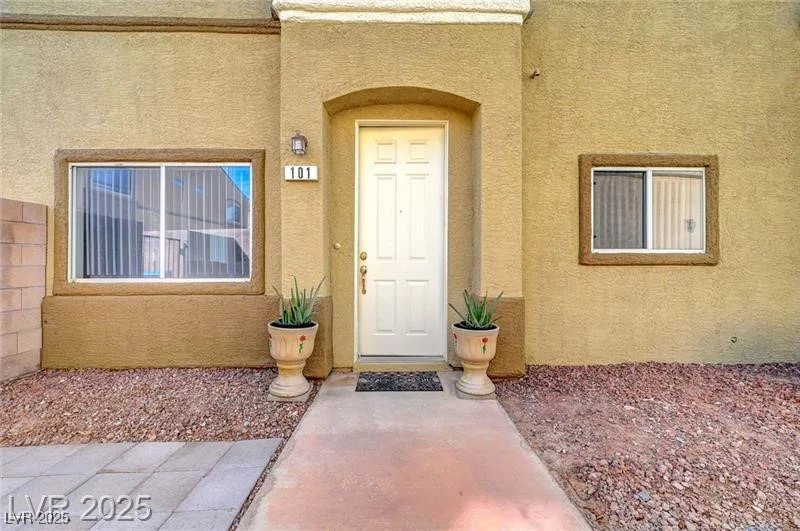 6320 Desert Leaf, North Las Vegas, NV 89081