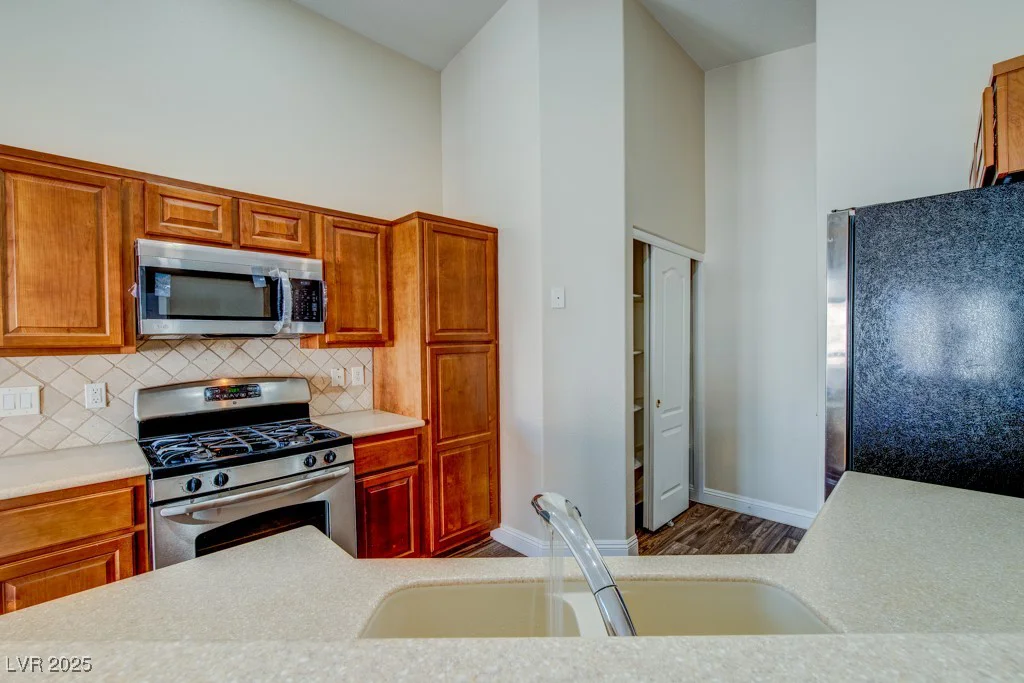 8717 Tom Noon, Las Vegas, NV 89178