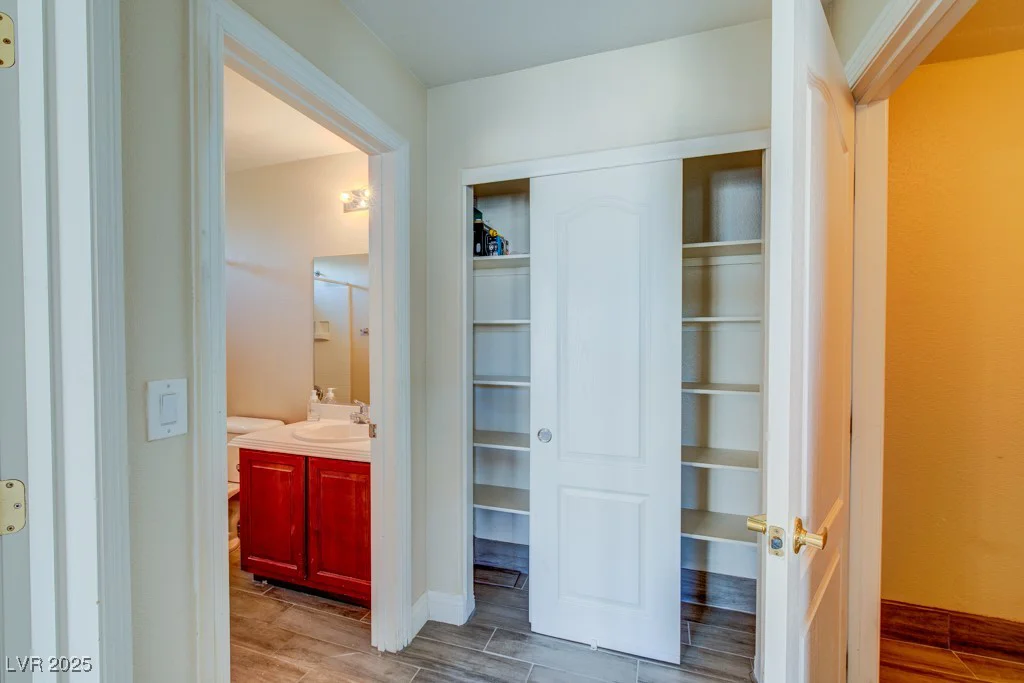 8717 Tom Noon, Las Vegas, NV 89178