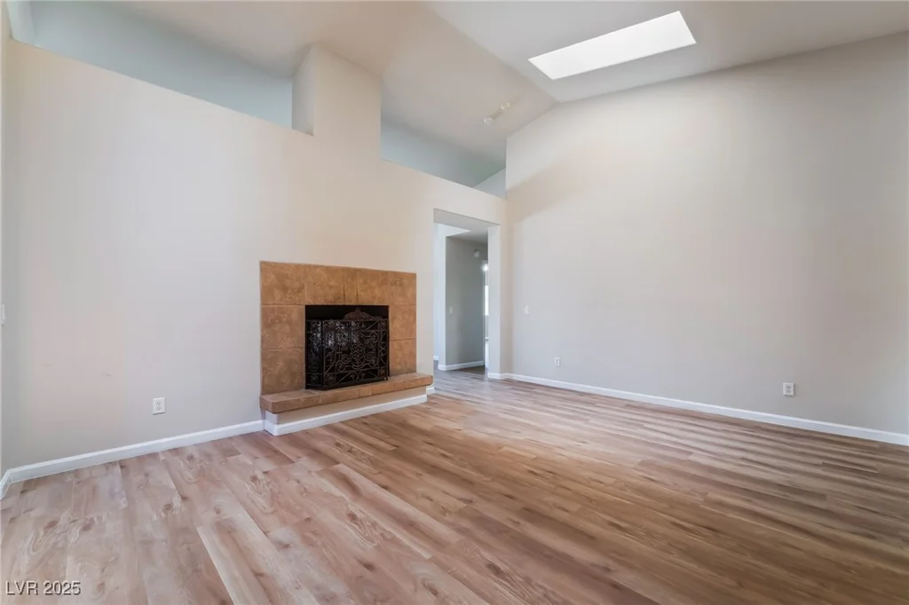 5586 Golden Leaf, Las Vegas, NV 89122