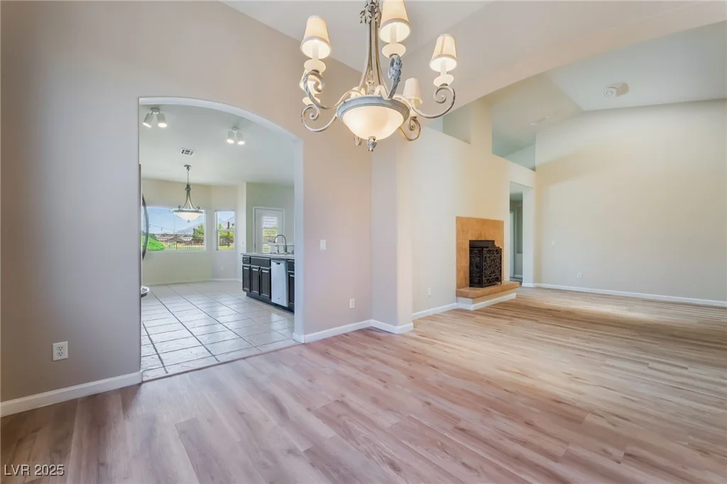 5586 Golden Leaf, Las Vegas, NV 89122