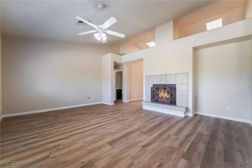 5586 Golden Leaf, Las Vegas, NV 89122