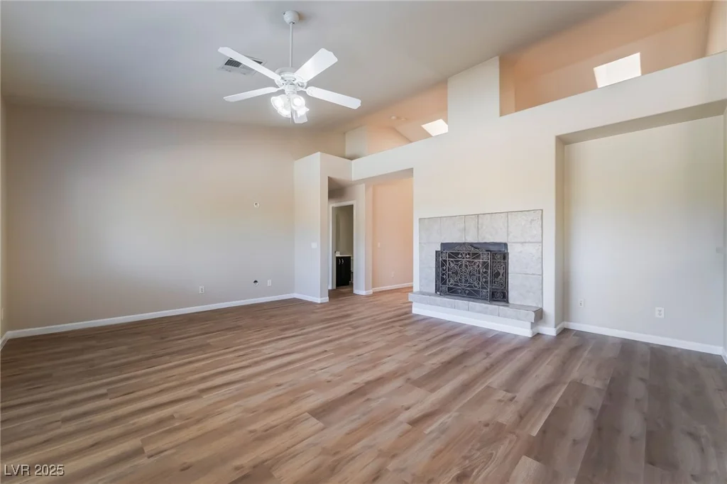 5586 Golden Leaf, Las Vegas, NV 89122