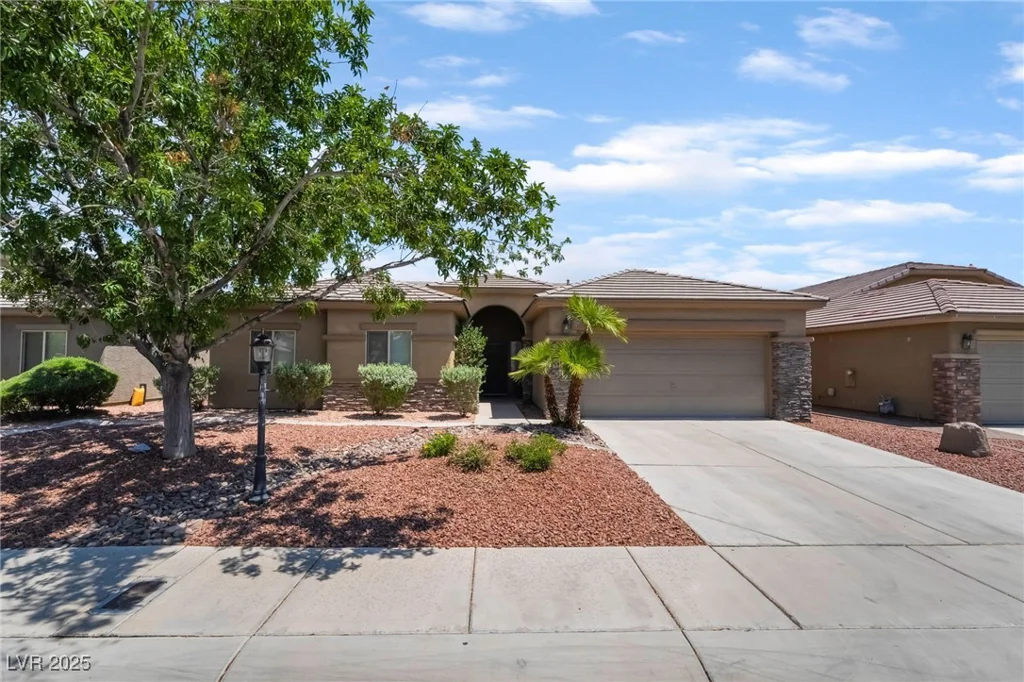 5586 Golden Leaf, Las Vegas, NV 89122
