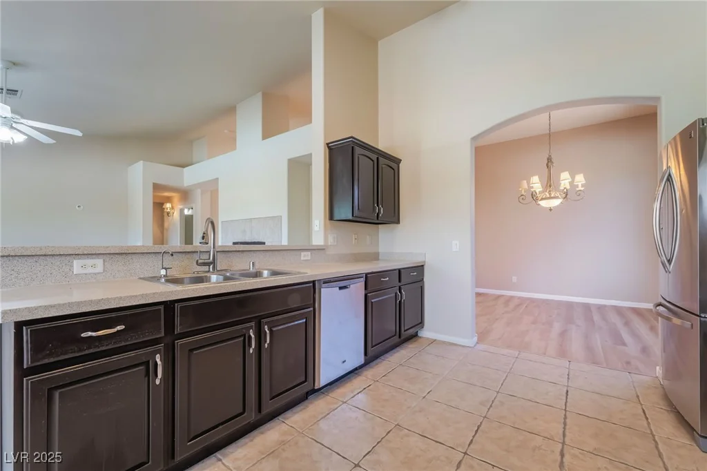 5586 Golden Leaf, Las Vegas, NV 89122