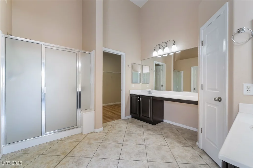 5586 Golden Leaf, Las Vegas, NV 89122