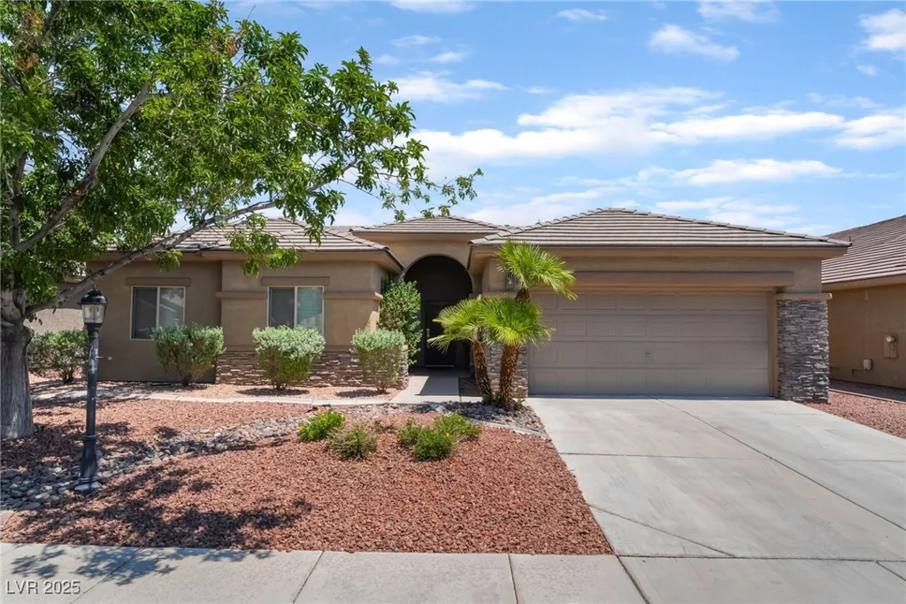 5586 Golden Leaf, Las Vegas, NV 89122