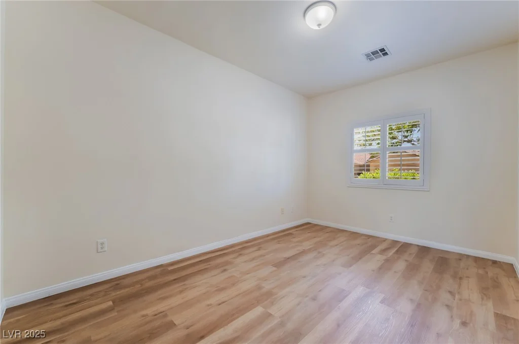 5586 Golden Leaf, Las Vegas, NV 89122