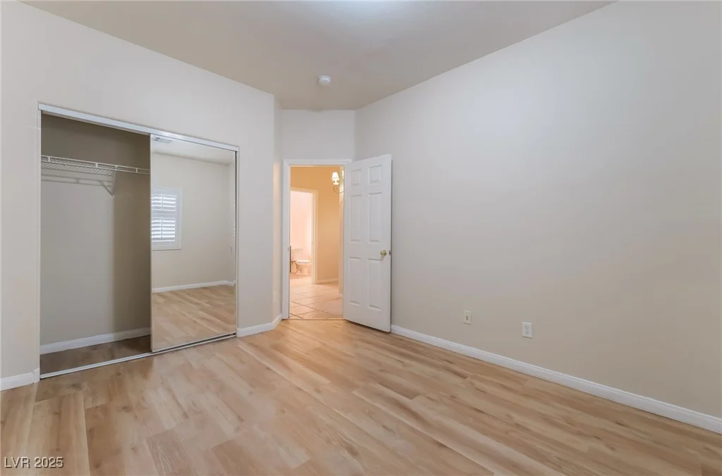 5586 Golden Leaf, Las Vegas, NV 89122