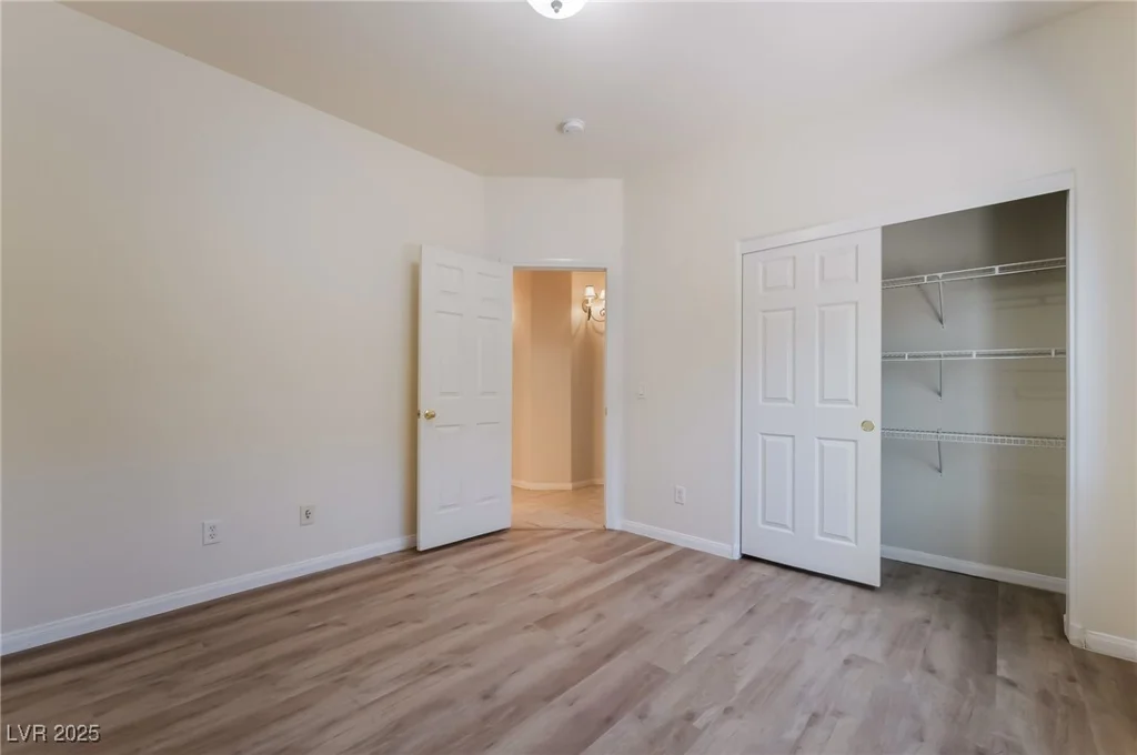 5586 Golden Leaf, Las Vegas, NV 89122