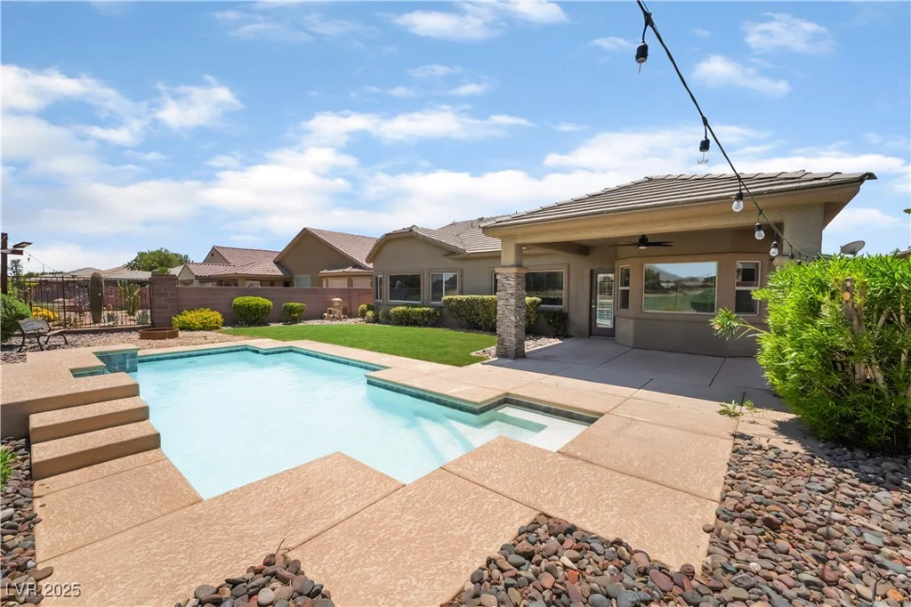 5586 Golden Leaf, Las Vegas, NV 89122