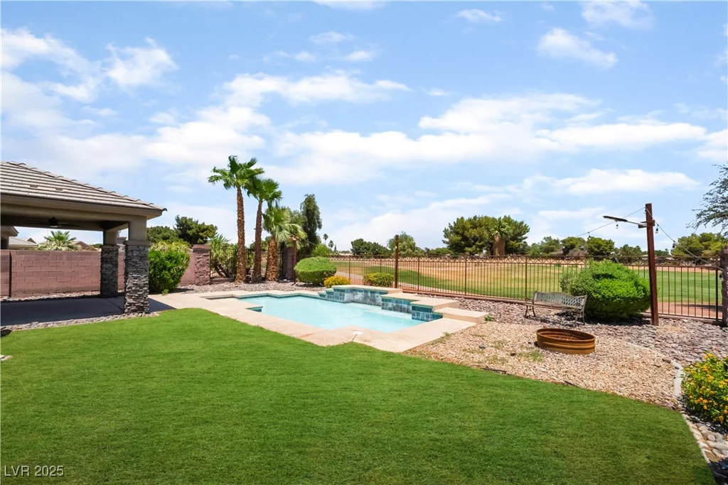 5586 Golden Leaf, Las Vegas, NV 89122