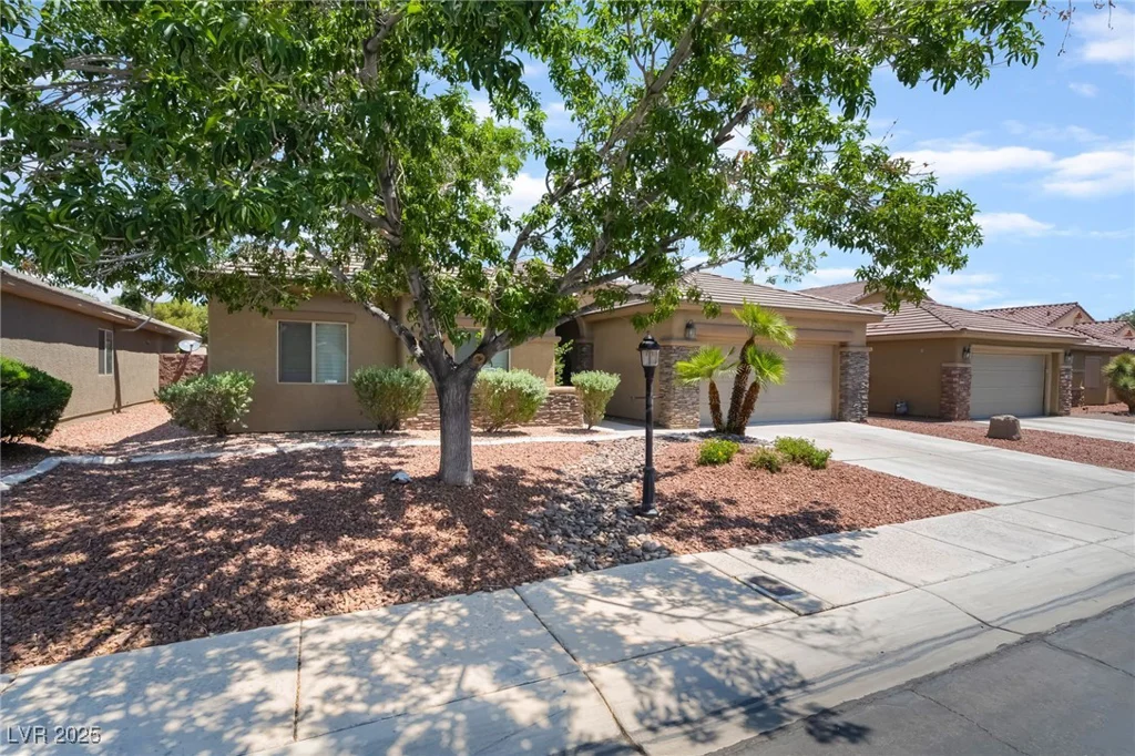 5586 Golden Leaf, Las Vegas, NV 89122