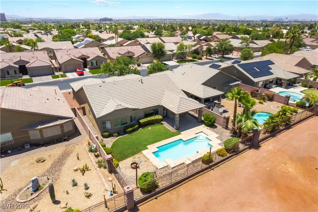5586 Golden Leaf, Las Vegas, NV 89122