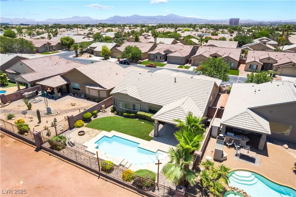5586 Golden Leaf, Las Vegas, NV 89122