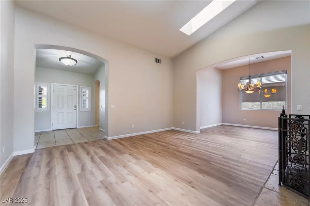 5586 Golden Leaf, Las Vegas, NV 89122