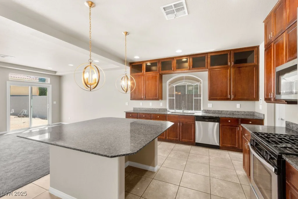 8116 Russell Creek, Las Vegas, NV 89139