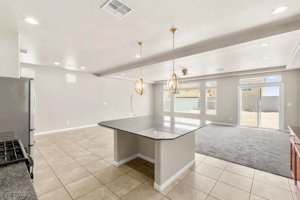 8116 Russell Creek, Las Vegas, NV 89139