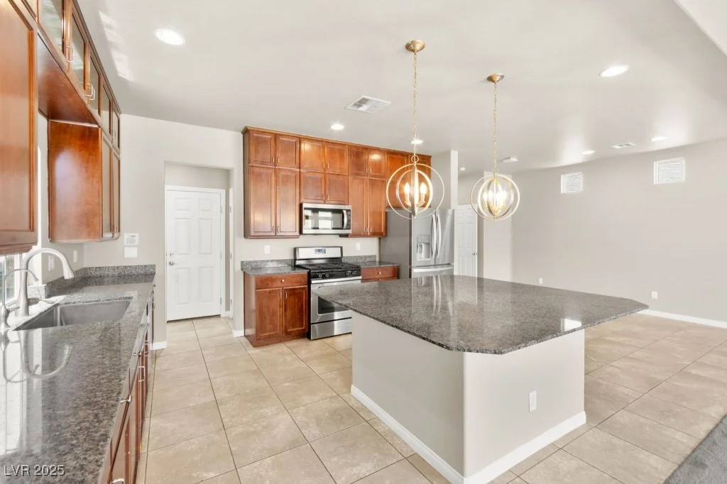 8116 Russell Creek, Las Vegas, NV 89139